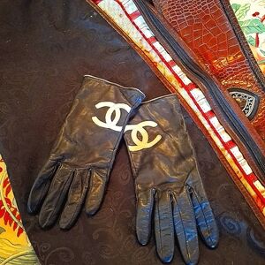 Chanel womens leather gloves